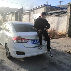 趴男朋友腿被脱裙打屁股视频
